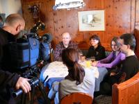 ORF Thema Beitrag SingleWandern Paerchen P1450618 beim Gresenbauer im Interview